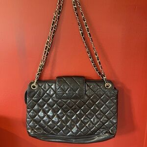 Vintage CHANEL Black Quilted Lambskin Shoulder Bag –  1980s .Authenticated.